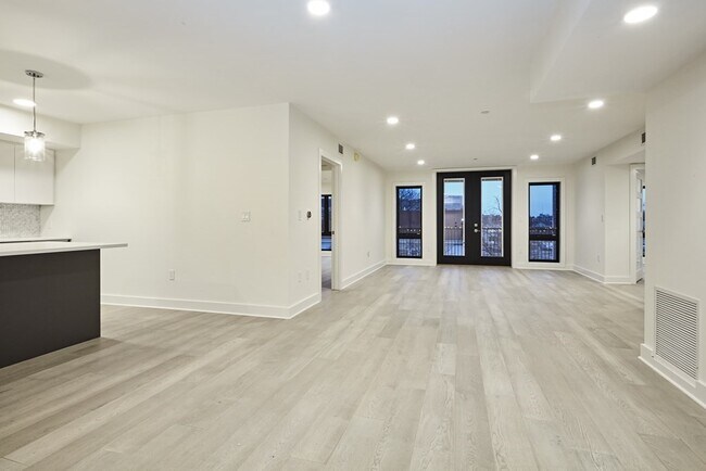 Building Photo - 85 Willow Ct