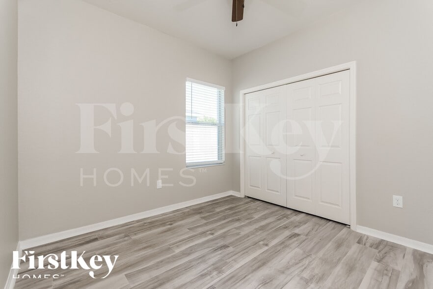 Building Photo - 533 Interlock St