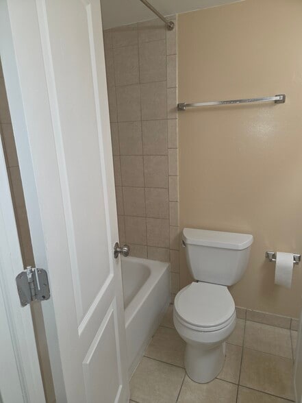 Building Photo - 6300 Hil Mar Dr
