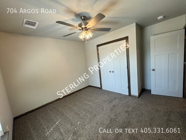 Building Photo - 704 Argos Rd