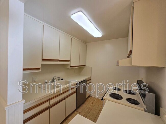 Building Photo - 3604 W Estates Ln