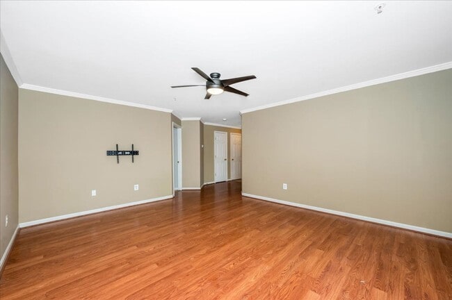 Building Photo - Excellent Elevator Condo for Lease