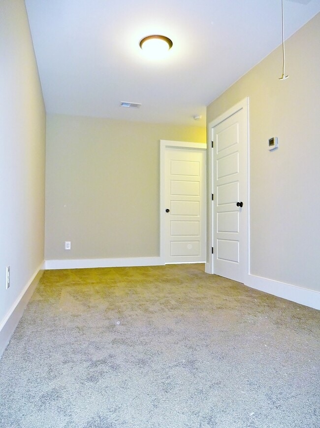 Building Photo - Spacious Town Home in Gardendale - Available to View Now!!!