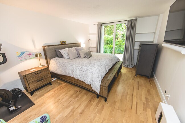 Building Photo - 501 SW 11th Pl