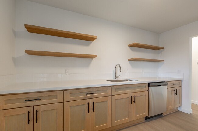 Building Photo - Crowne Pointe Apartment Homes