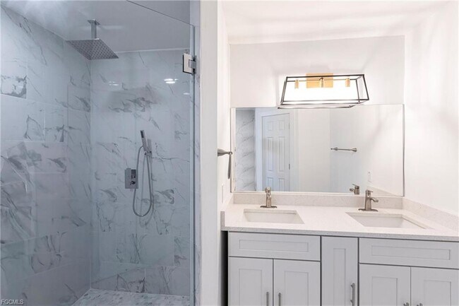 Building Photo - 2007 NW 21st St