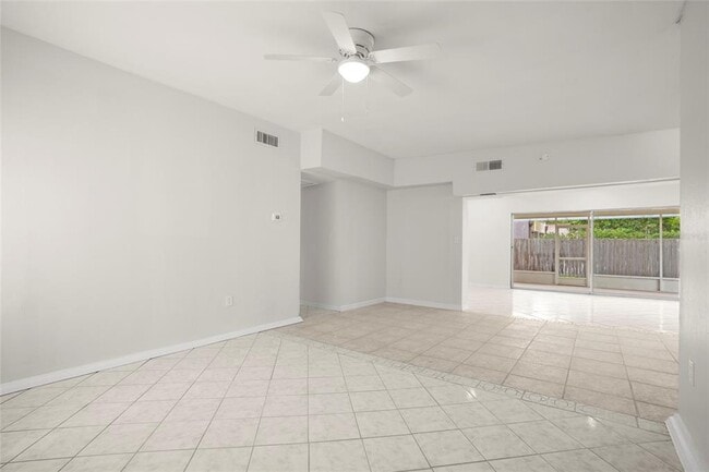 Building Photo - 512 Langford Cir