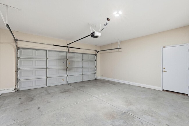 Building Photo - 6844 W Harrison St