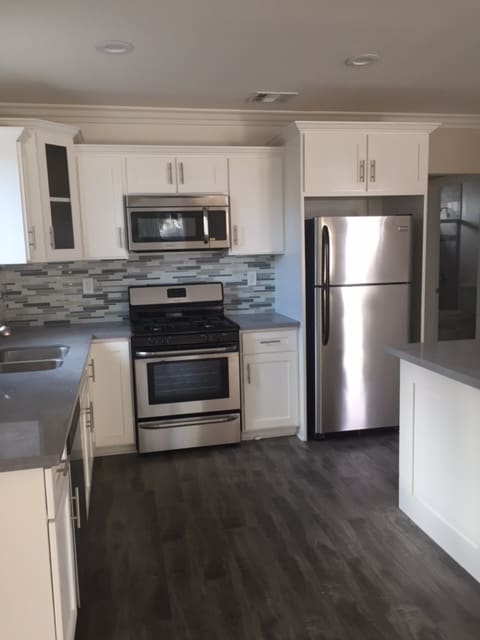 KITCHEN - 523 N Benton Way