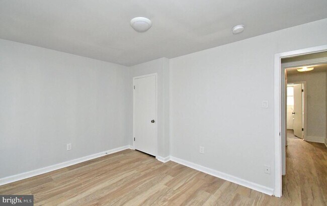 Building Photo - 5816 Knox St