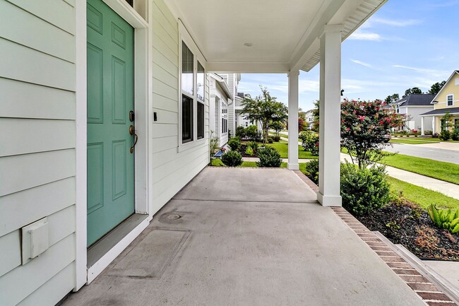 Building Photo - Must see 3 bedroom, 2.5 bath Home in Midto...