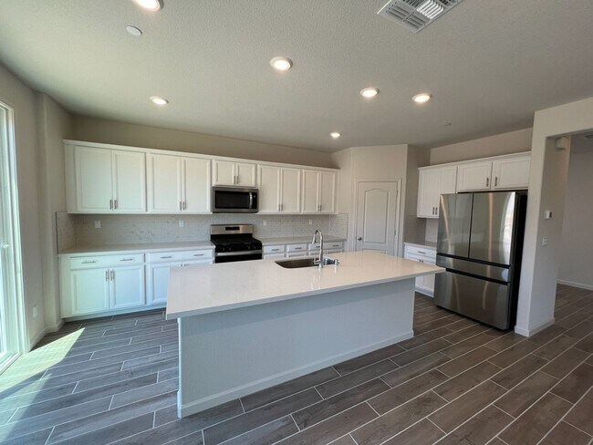 Building Photo - 4-bedroom two story plus a bonus loft!