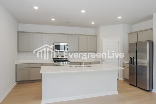 Building Photo - 14665 Mountain Strm Dr