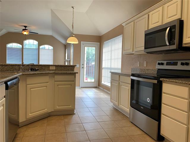 Building Photo - 6705 Misty Hollow Dr