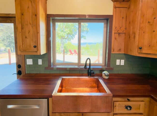 Building Photo - 5333 Wilderness View Dr