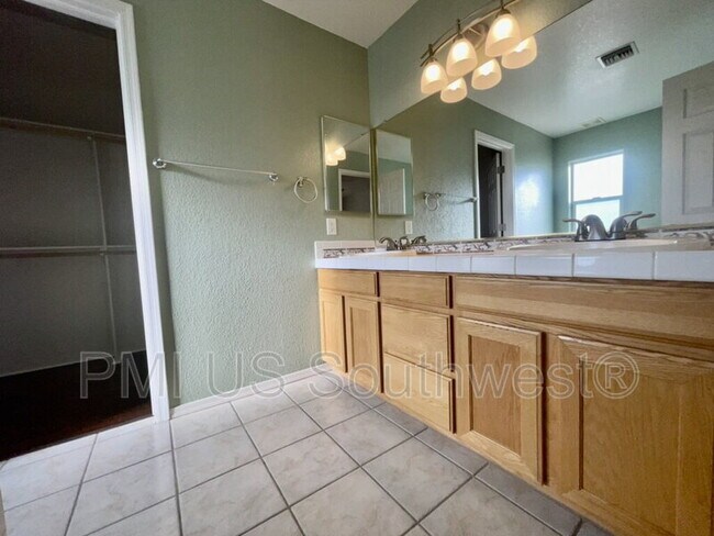 Building Photo - 2576 Ridge Run Ave