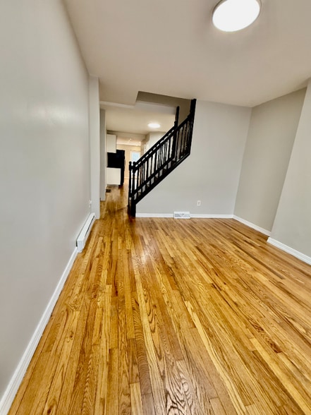 Building Photo - 1302 N Randolph St