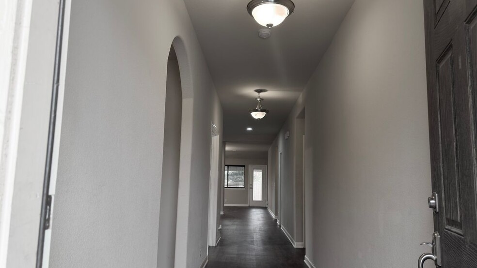 Building Photo - 2101 Long Forest Rd