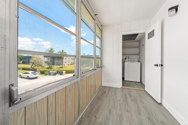 Building Photo - 938 Normandy Trail