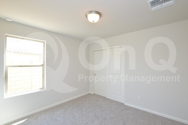 Building Photo - 777 Silvercreek Ln