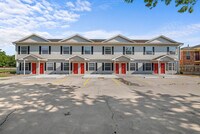 Building Photo - Townhomes on Anita