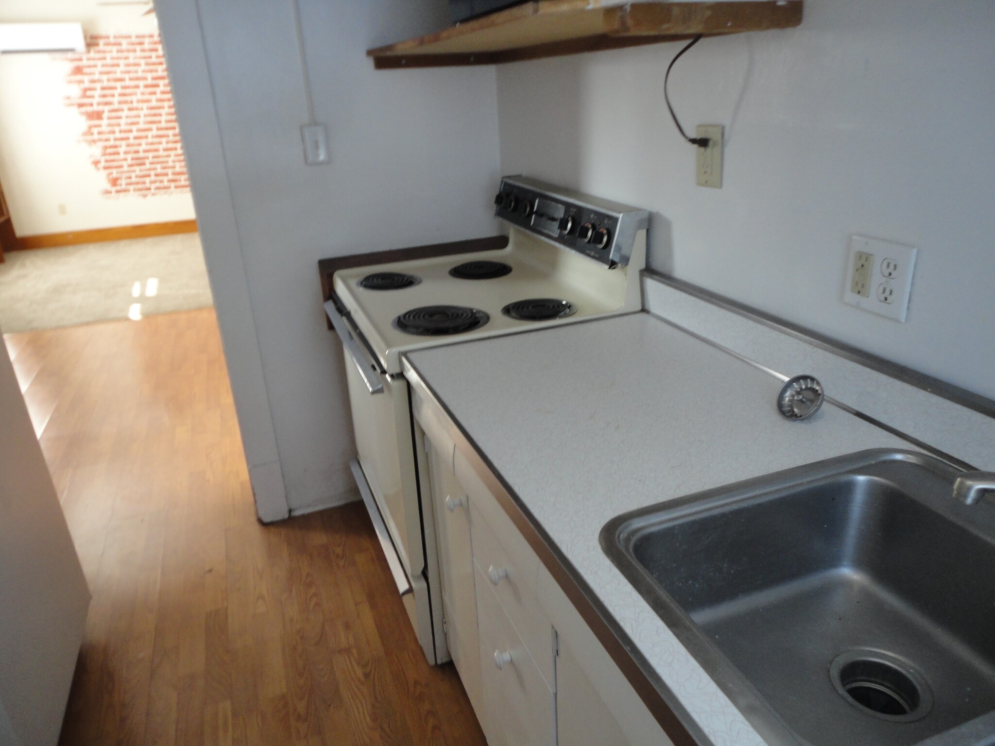 Galley Kitchen - 1604 Franklin St