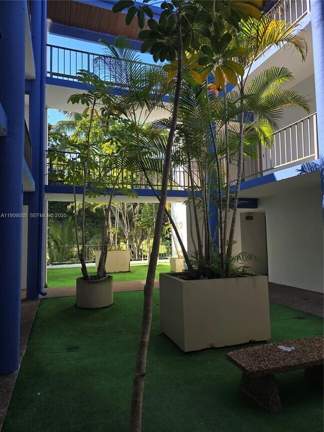 Building Photo - 6010 S Falls Cir Dr