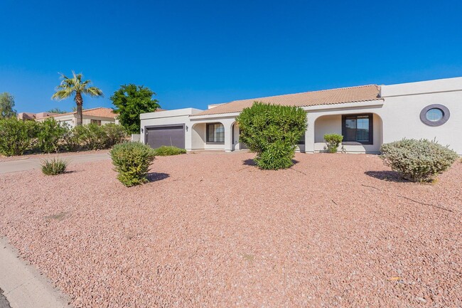 Building Photo - Two bedrooms with Garage in Fountain Hills!