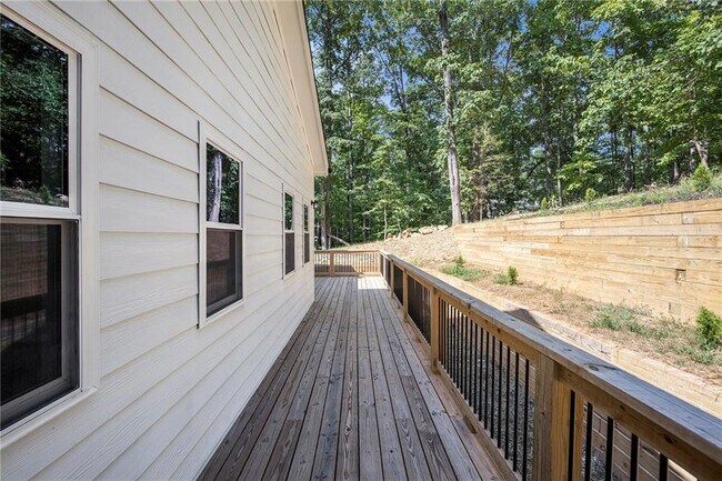 Building Photo - 3220 Sweetbriar Dr