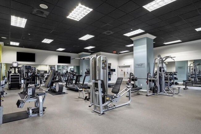 Building Photo - 195 14th St NE