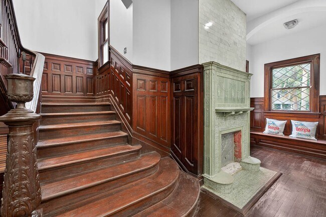 Building Photo - 1015 Union St