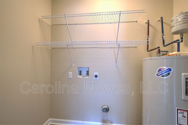 Building Photo - 331 Zach Dr