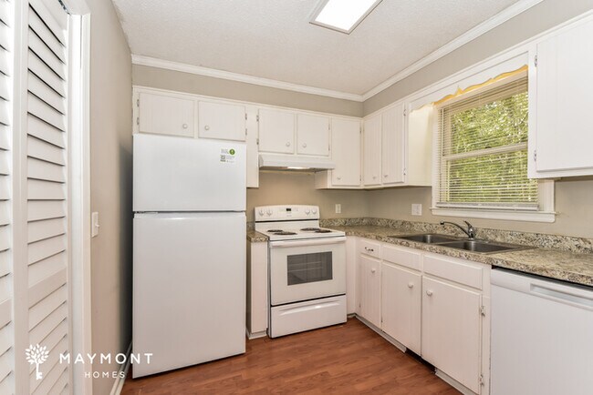 Building Photo - Beautiful 5-Bedroom Home