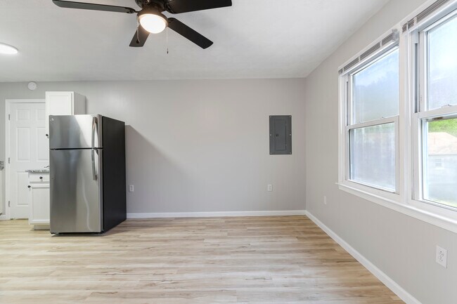 Building Photo - Affordable Luxury Apartment Near DC