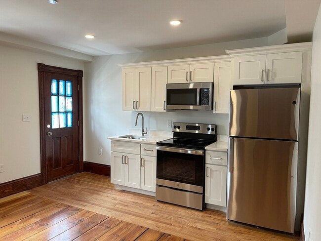 Building Photo - 41 Summer St