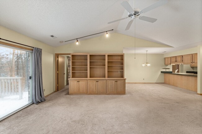 Building Photo - Riva Ridge