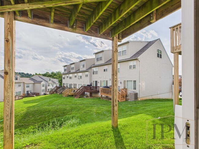 Building Photo - Coming Soon - Spacious 2 Bedroom, 2.5 Bath...