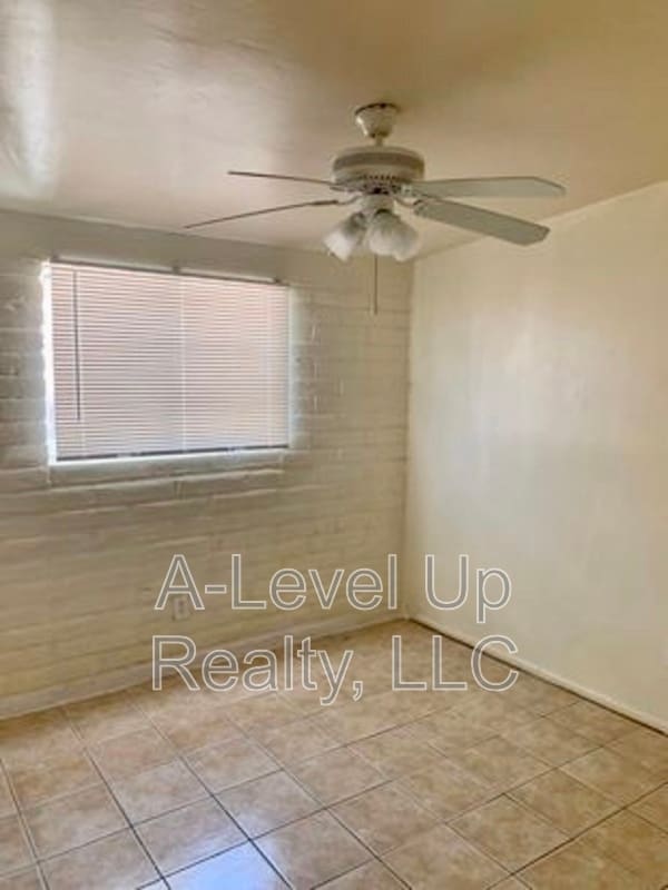 Building Photo - 316 E Elm St