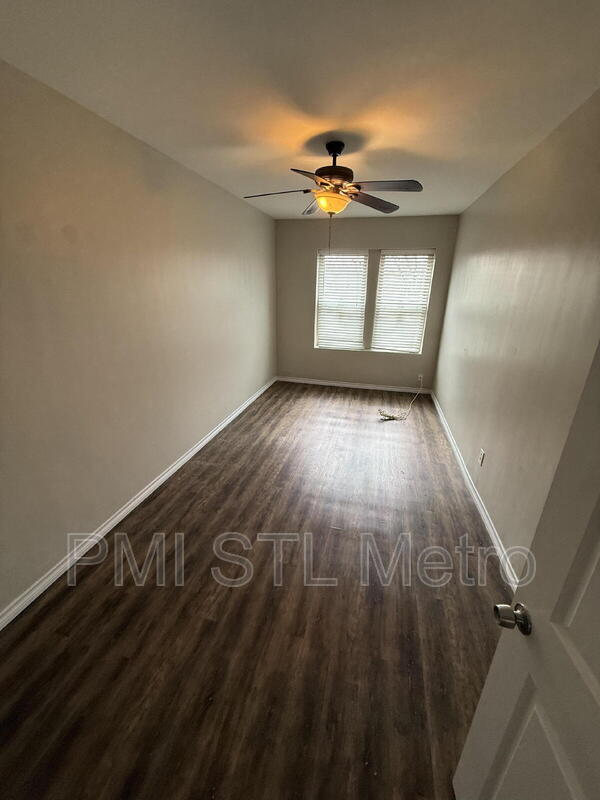 Building Photo - 5572 Clemens Ave