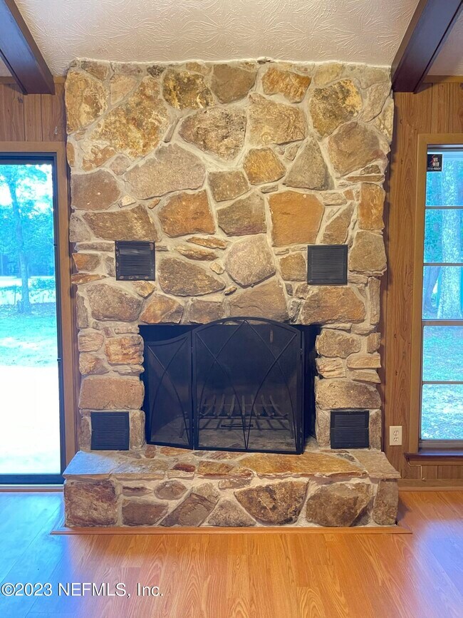 Building Photo - 5391 Golf Course Dr