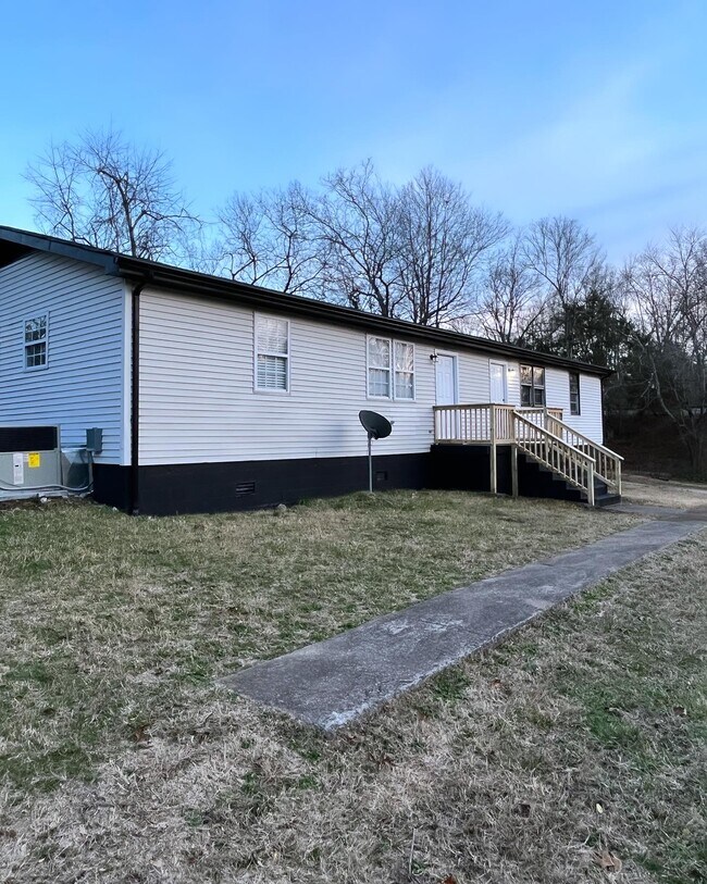 Primary Photo - 100 Rogers Dr
