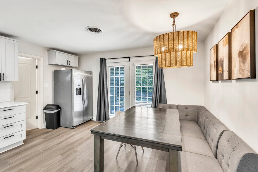 Building Photo - 4603 Lennox Dr