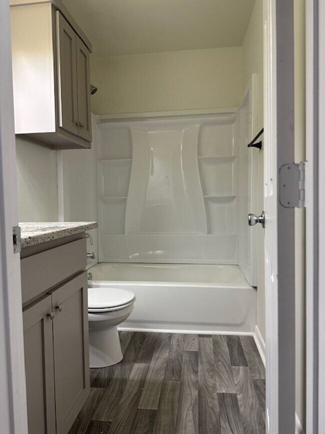 Building Photo - ONEAL.1713/15