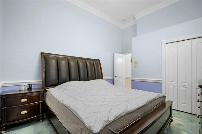 Building Photo - 5024 SW 8th Pl