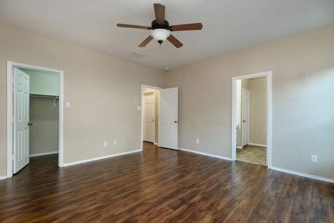 Building Photo - 1244 Yellow Iris Rd