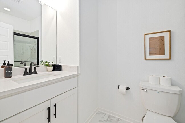 Building Photo - 1632 Neptune St