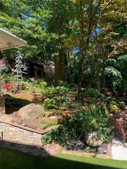 Building Photo - 1891 Ardmore Rd NW