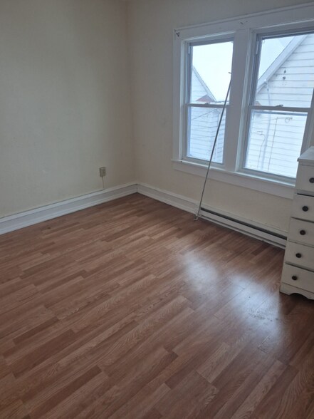 Building Photo - 904 Ash St