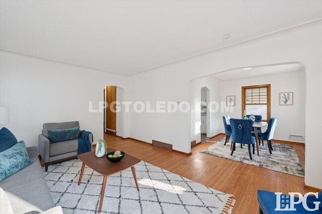 Building Photo - 3430 Anderson Pkwy