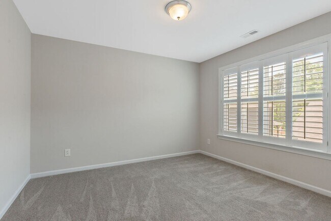 Building Photo - Beautiful Holly Springs Home